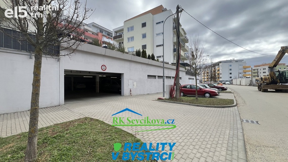 Pronájem garážové stání, 17 m² - Brno - Žebětín
