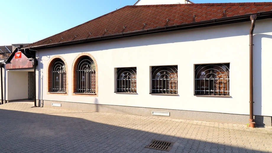 Pronájem obchodního prostoru 120 m², Pohořelice