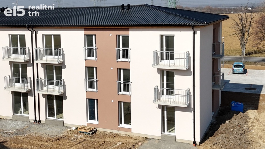 Prodej byty 1+kk, 38 m² - Nehvizdy
