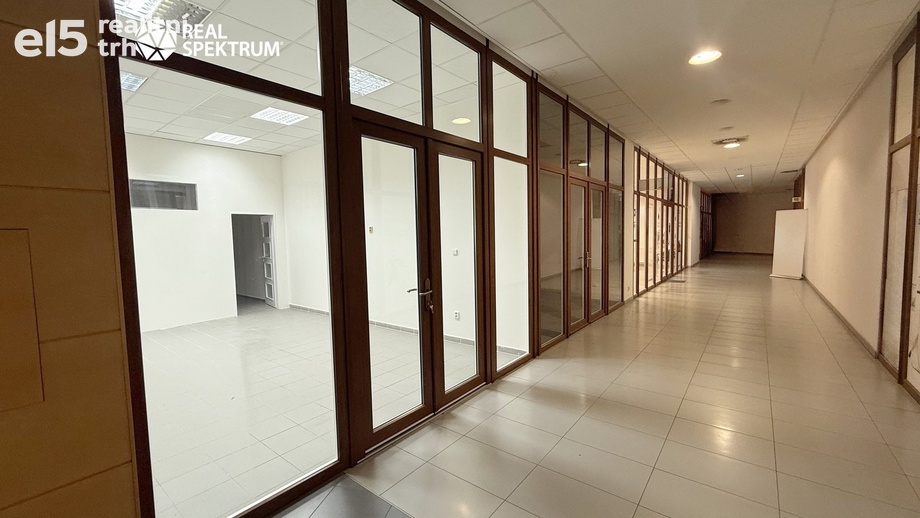 Pronájem obchodní prostory, 85 m² - Brno