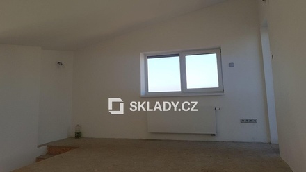 Pronájem skladu 495 m², Hradec Králové