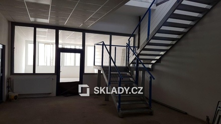 Pronájem skladu 495 m², Hradec Králové