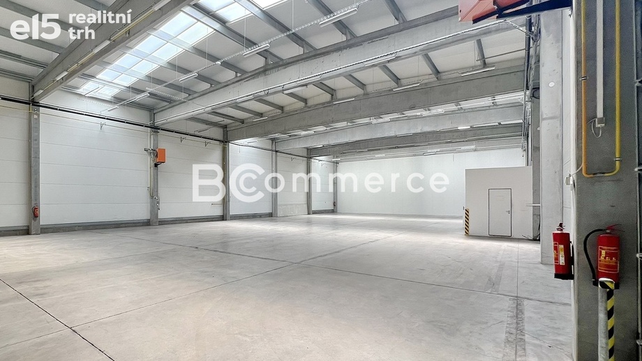 Pronájem skladu 640 m², Kuřim