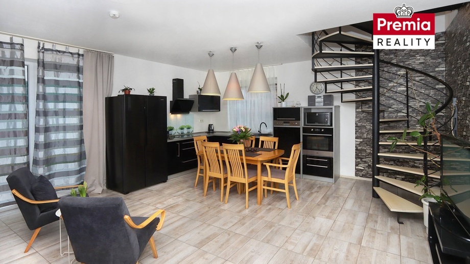 Prodej byty 4+kk, 87 m² - Znojmo