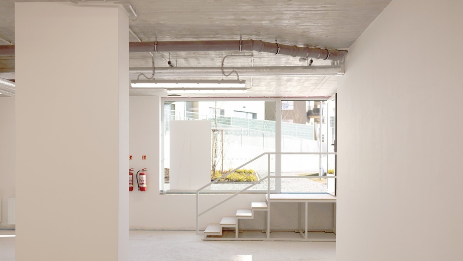 Prodej obchodní prostory, 135 m² - Praha - Modřany