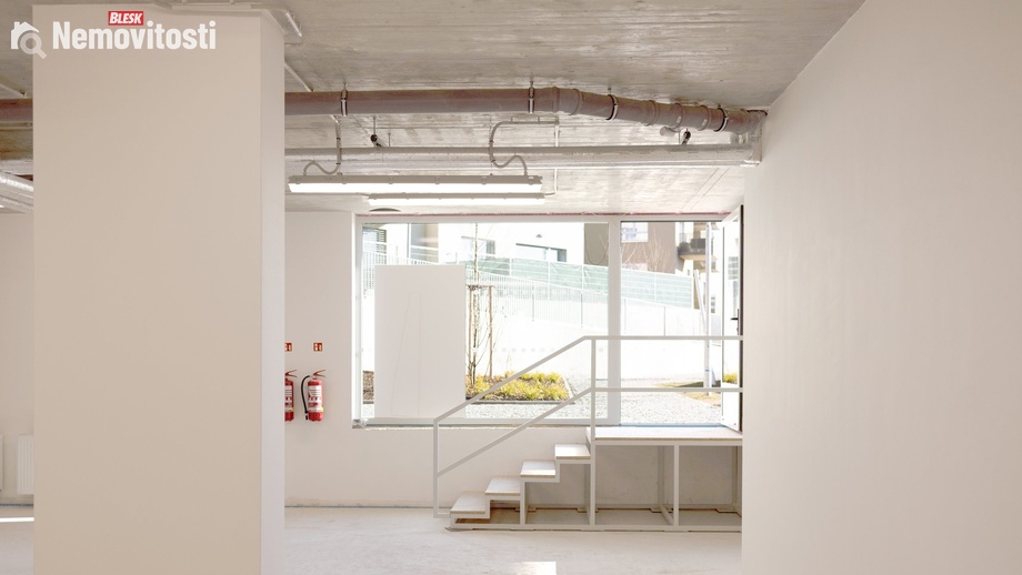 Prodej obchodního prostoru 135 m², Praha - Modřany