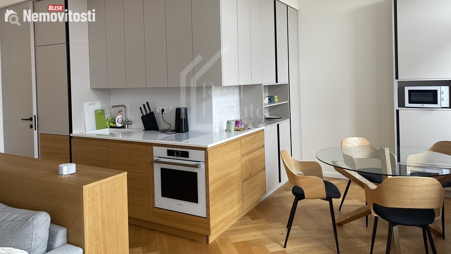 Pronájem bytu 2+kk 56 m², Praha - Smíchov
