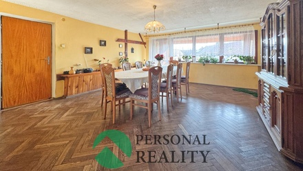 Prodej rodinného domu 356 m², Měrunice