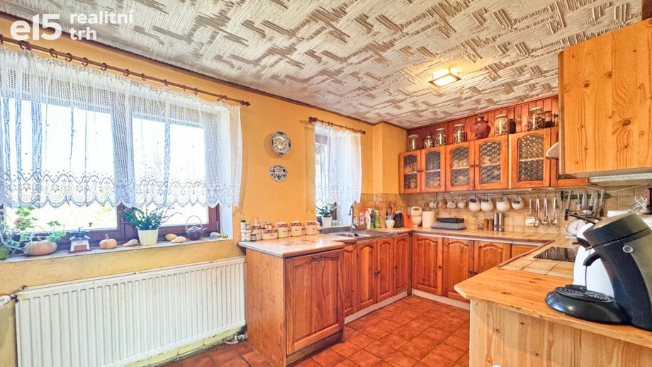 Prodej rodinné domy, 356 m² - Měrunice