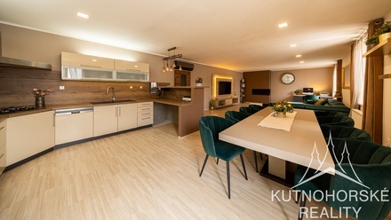 Prodej rodinného domu 317 m², Kutná Hora - Hlouška