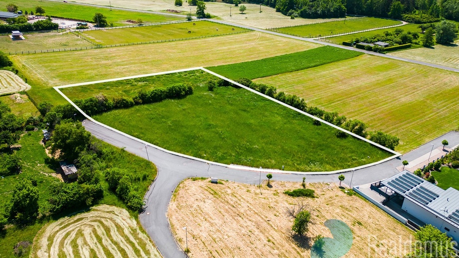 Prodej pozemky pro bydlení, 6 111 m² - Hradec Králové - Třebeš