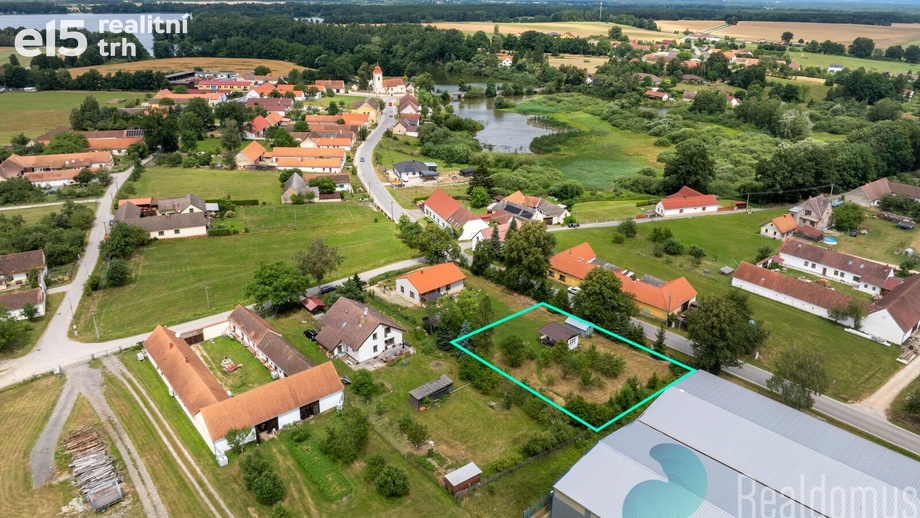 Prodej stavebního pozemku 1 000 m², Lišov - Dolní Slověnice