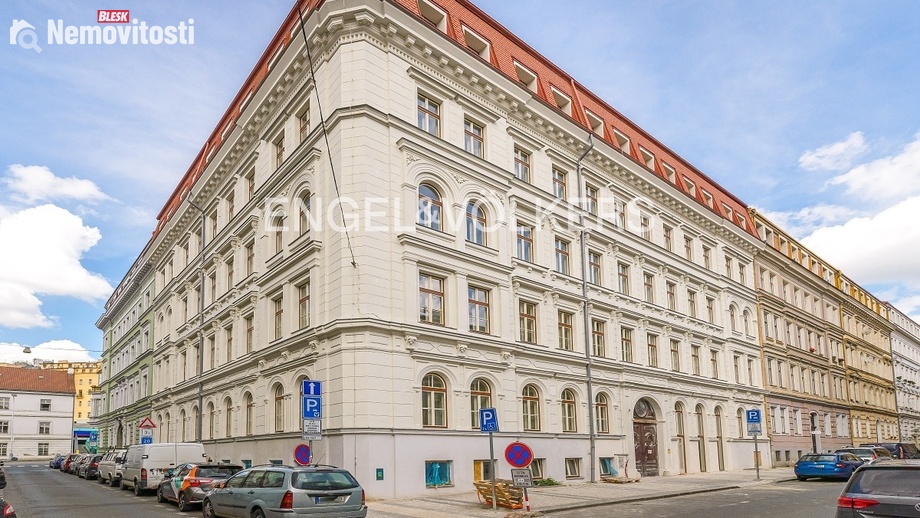 Pronájem kanceláře 208 m², Praha