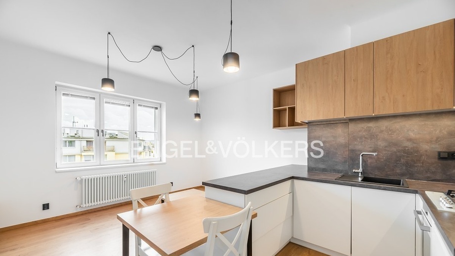 Pronájem bytu 2+kk 55 m², Praha - Nusle