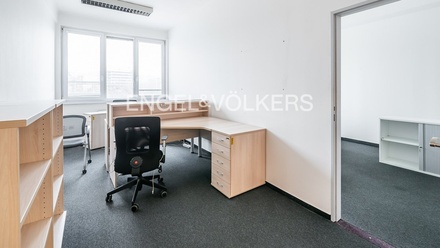 Pronájem kanceláře 241 m², Praha - Vysočany
