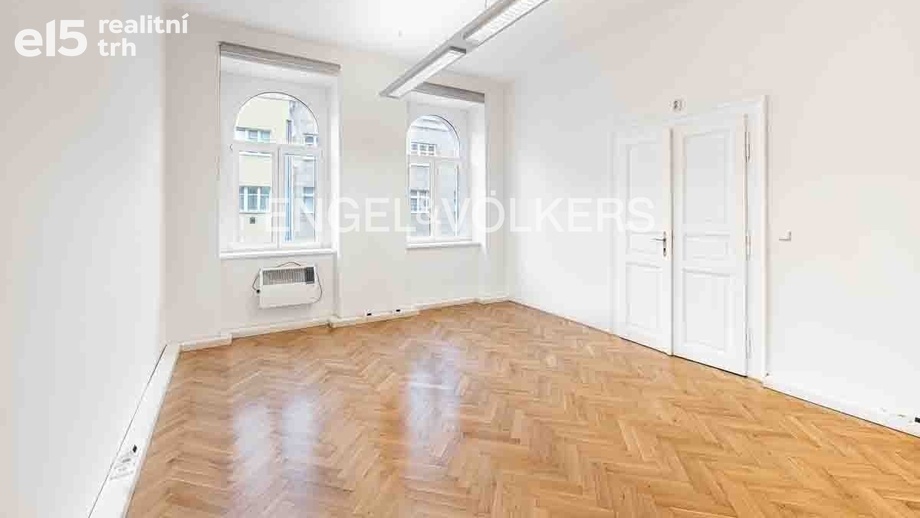 Pronájem kanceláře, 101 m² - Praha - Smíchov