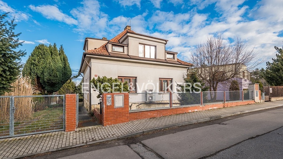 Prodej rodinné domy, 300 m² - Praha - Nebušice