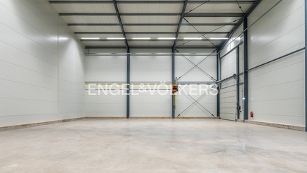 Pronájem skladu 425 m², Praha