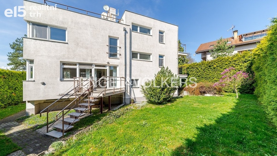Prodej rodinného domu 311 m², Praha - Lhotka