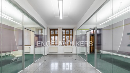 Pronájem obchodního prostoru 114 m², Praha - Nusle