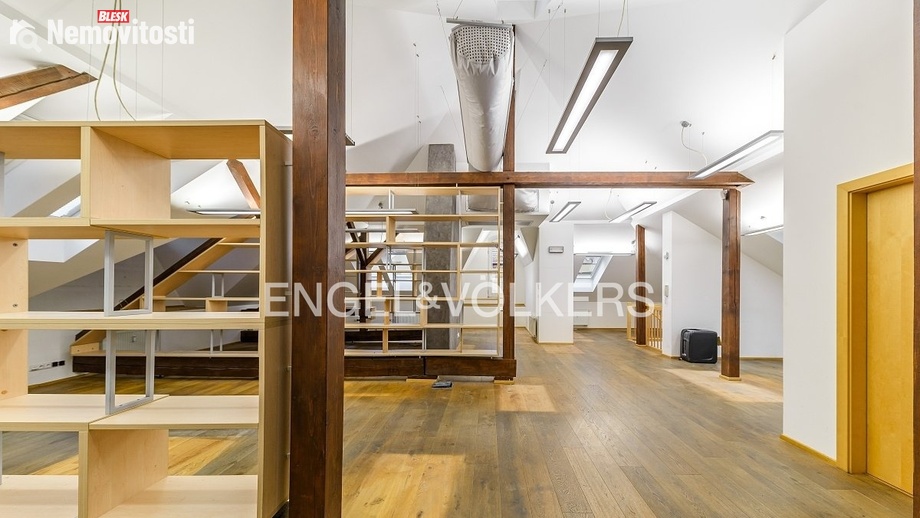 Pronájem kanceláře 156 m², Praha - Nusle