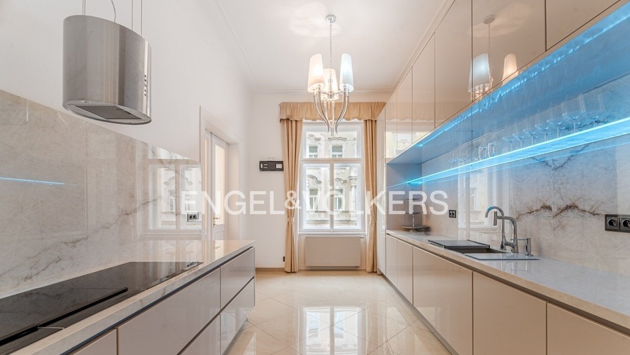 Pronájem byty 5+1, 211 m² - Praha - Staré Město