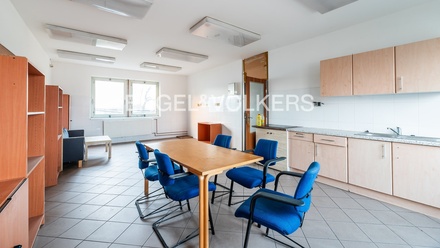 Pronájem kanceláře 719 m², Praha - Uhříněves