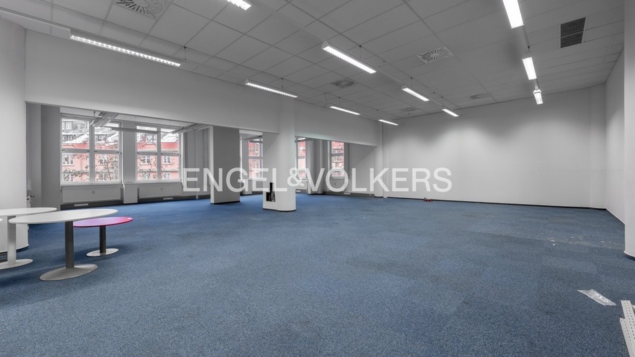 Pronájem kanceláře, 985 m² - Praha - Veleslavín