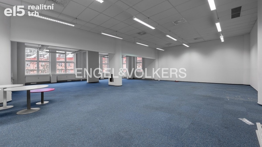 Pronájem kanceláře 985 m², Praha - Veleslavín