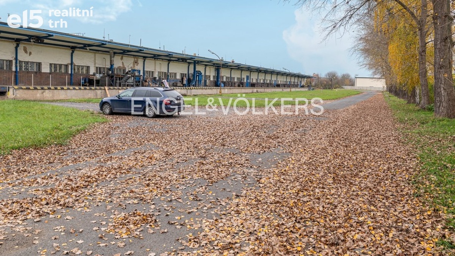 Pronájem skladu 1 195 m², Louny