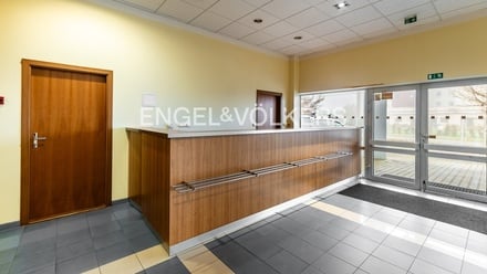 Pronájem kanceláře 1 386 m², Plzeň - Skvrňany