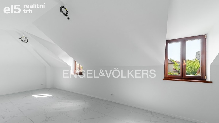 Prodej byty 2+kk, 67 m² - Praha - Modřany