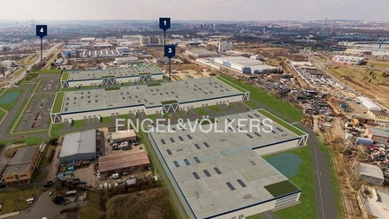 Pronájem skladu 56 609 m², Praha