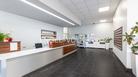 Pronájem kanceláře 382 m², Praha - Strašnice