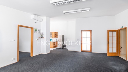 Pronájem kanceláře 123 m², Praha - Karlín