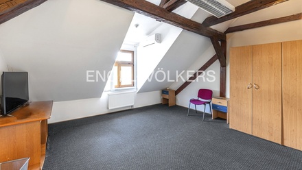 Pronájem kanceláře 123 m², Praha - Karlín