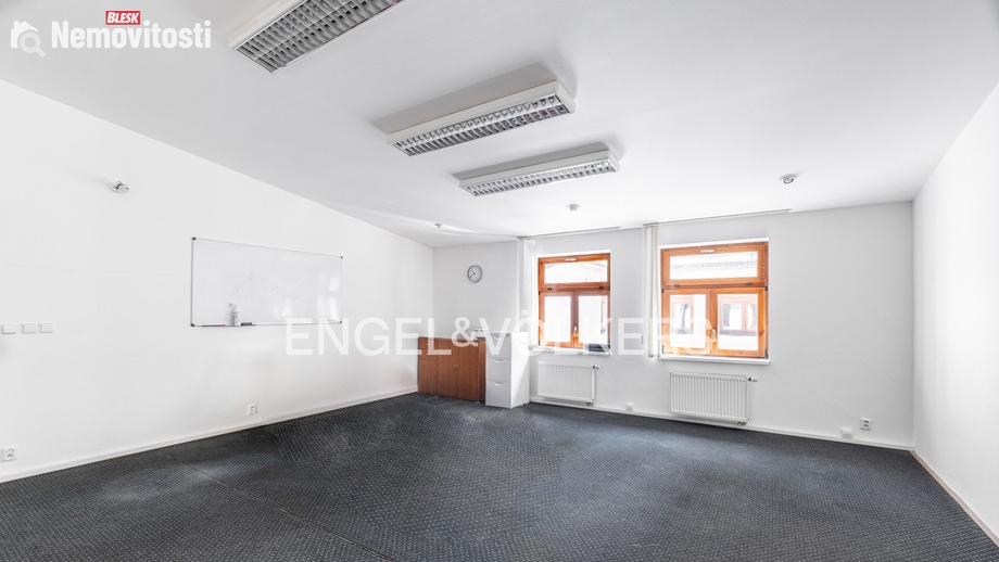 Pronájem kanceláře 123 m², Praha - Karlín