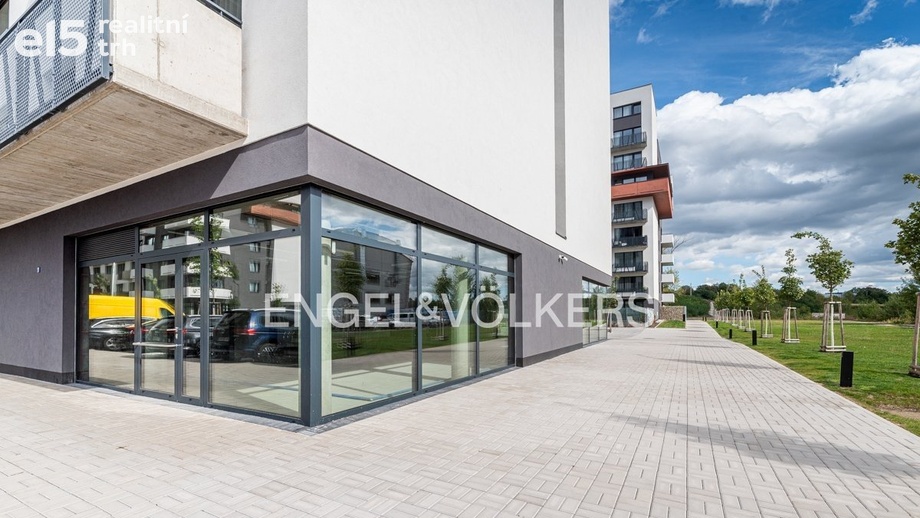 Pronájem obchodní prostory, 202 m² - Praha - Vysočany