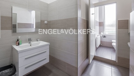 Pronájem kanceláře 85 m², Praha - Hodkovičky