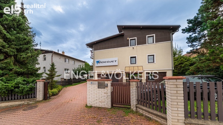 Pronájem kanceláře, 821 m² - Praha - Březiněves
