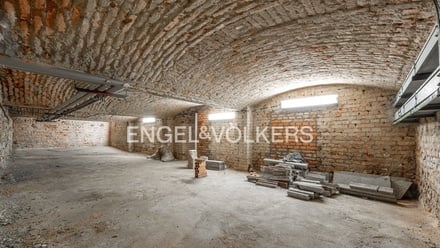 Pronájem skladu 329 m², Praha - Vinohrady