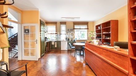 Pronájem kanceláře 284 m², Praha - Podolí