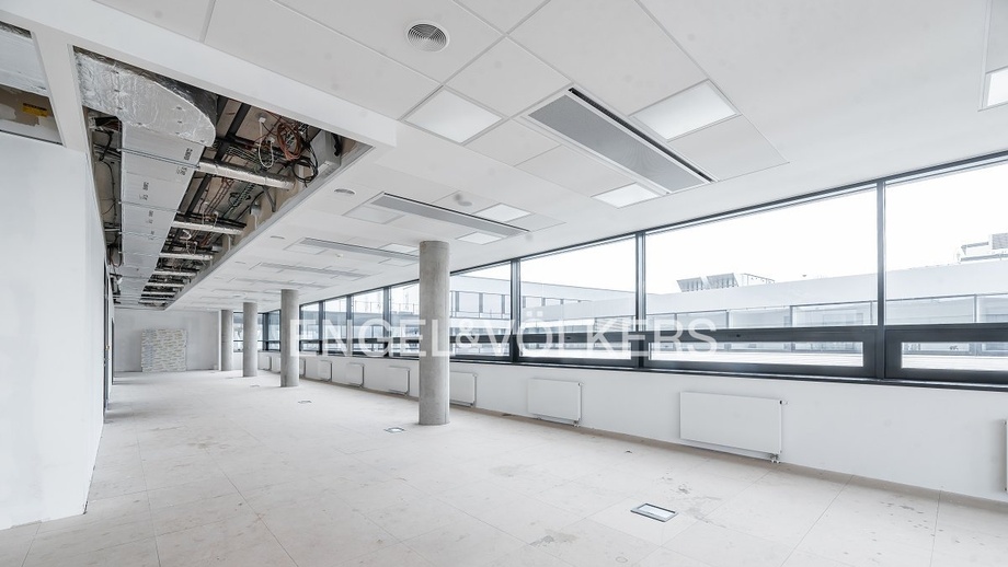 Pronájem kanceláře 909 m², Praha - Libeň