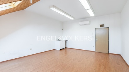 Pronájem kanceláře 29 m², Jeneč