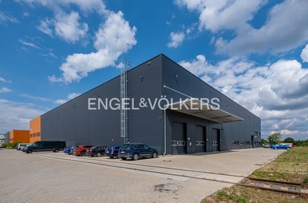 Pronájem skladu 1 080 m², Zápy