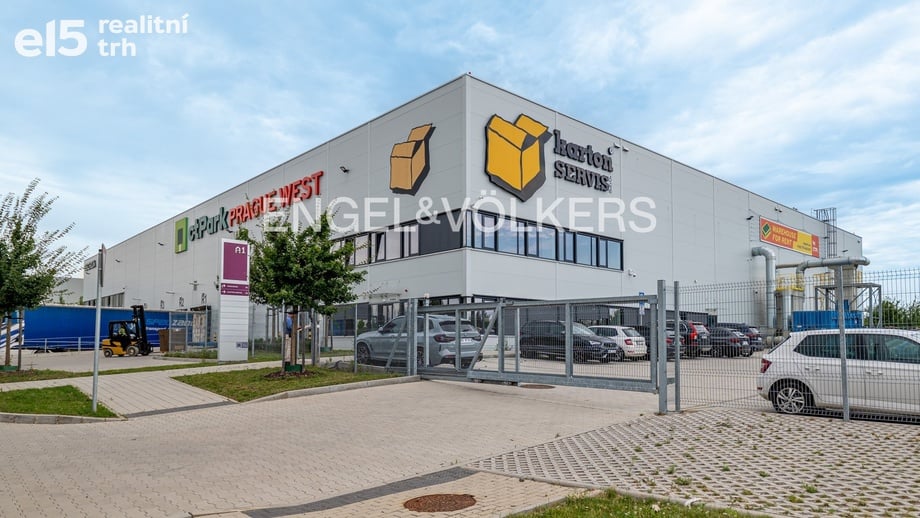 Pronájem skladu 5 300 m², Chrášťany
