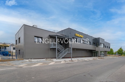 Pronájem výrobního prostoru 701 m², Praha - Stodůlky