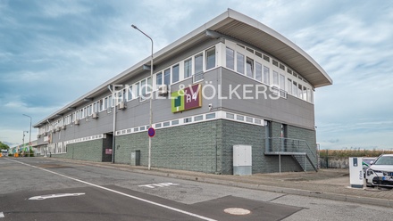 Pronájem skladu 4 500 m², Kněževes