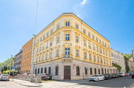 Pronájem restaurace 642 m², Praha - Smíchov