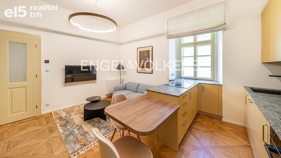 Pronájem byty 2+kk, 39 m² - Praha - Malá Strana